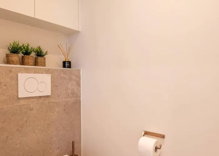 Superior Duplex With 2 Bedrooms Apartment *